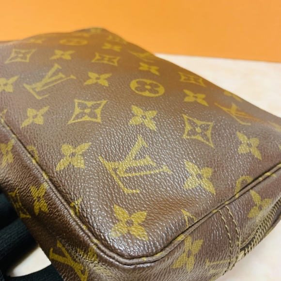 💋Authentic Louis Vuitton Trousse 23 - Picture 6 of 16